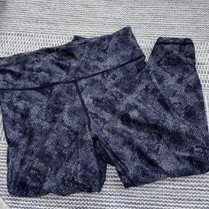 Stylish Blue Patterned Leggings